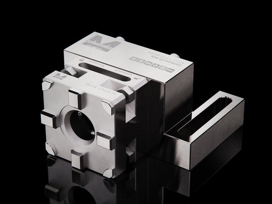 MaxxMacro (System 3R) 54 Manual QuickChuck Chuck with 90 Degree Mounting Plate 1