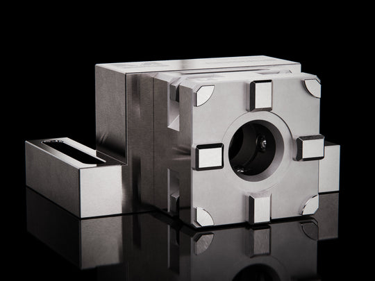 MaxxMacro (System 3R) 54 Manual QuickChuck Chuck with 90 Degree Mounting Plate 2