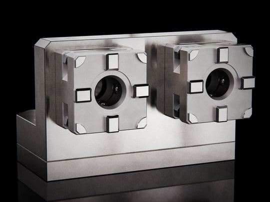 MaxxMacro (System 3R) 54 Dual QuickChuck Chuck with Horizontal RSM Mounting Plate 2